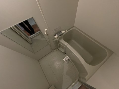 バス・シャワールーム　コンパクトで使いやすいお風呂です