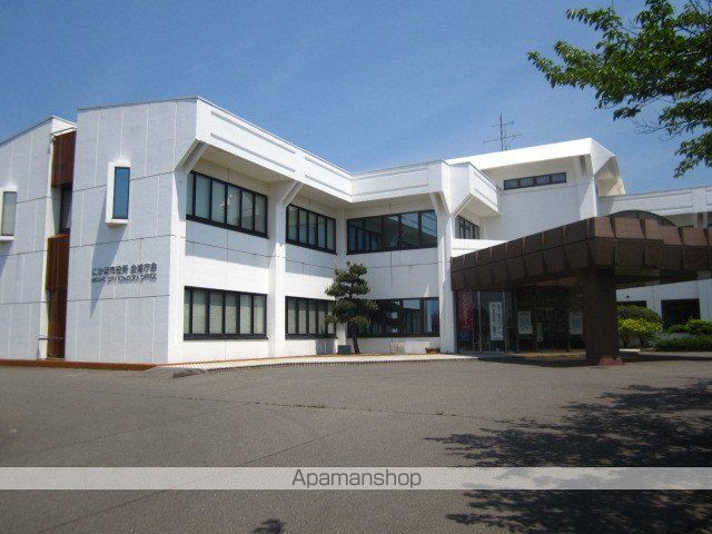 役所　にかほ市役所　金浦庁舎（役所）まで500m