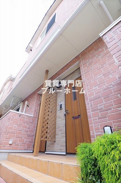 建物外観　木造2階建て！