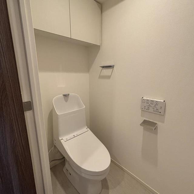 トイレ　※写真は同タイプ住戸です。