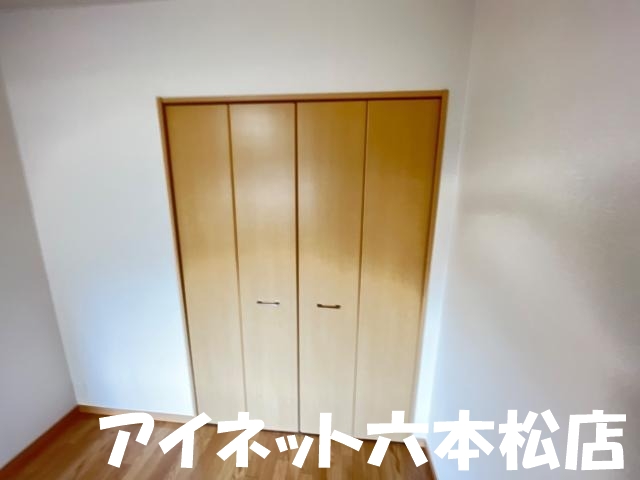 収納　収納スペースが2ヵ所あります。