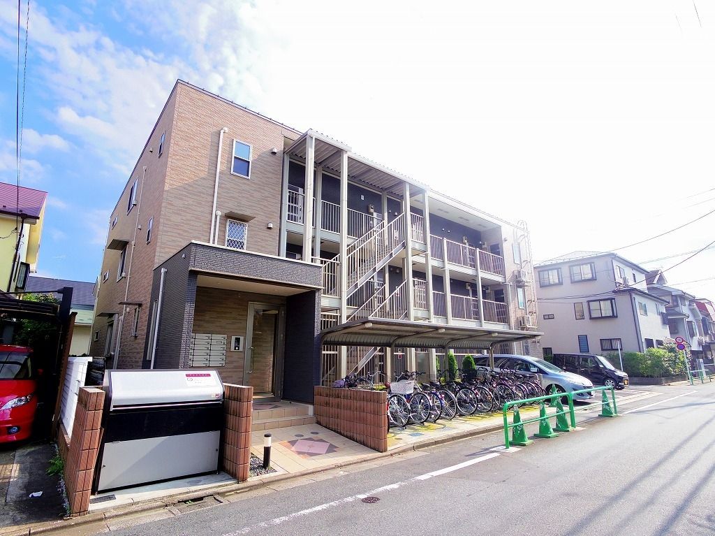 建物外観　駐車場