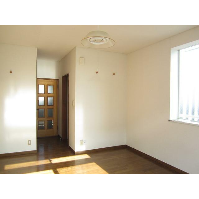 居室・リビング　２面採光で明るいお部屋です♪