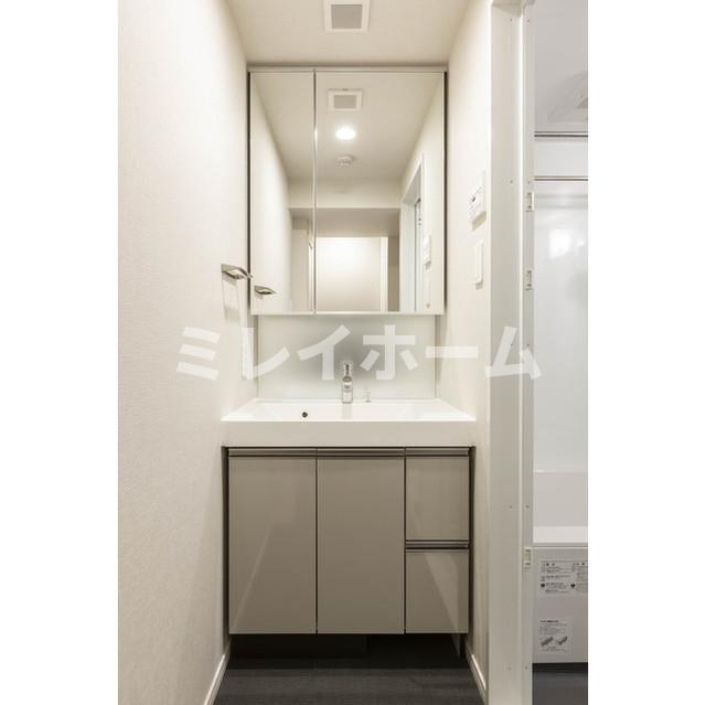 洗面設備　同建物内別のお部屋の参考写真になります。
