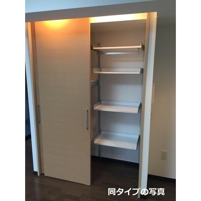 収納　写真は同タイプ住居です