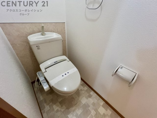 トイレ　温水洗浄便座付きトイレ！