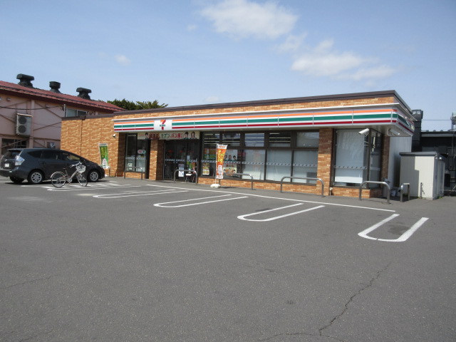 コンビニ　セブンイレブン帯広西8条春駒通店（コンビニ）まで500m