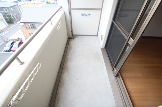 バルコニー　※別の部屋の写真です