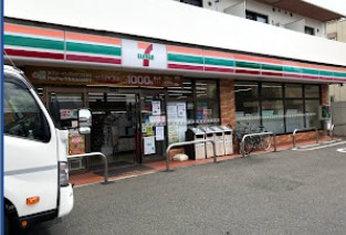 コンビニ　セブンイレブン 横浜日吉5丁目店（コンビニ）まで290m