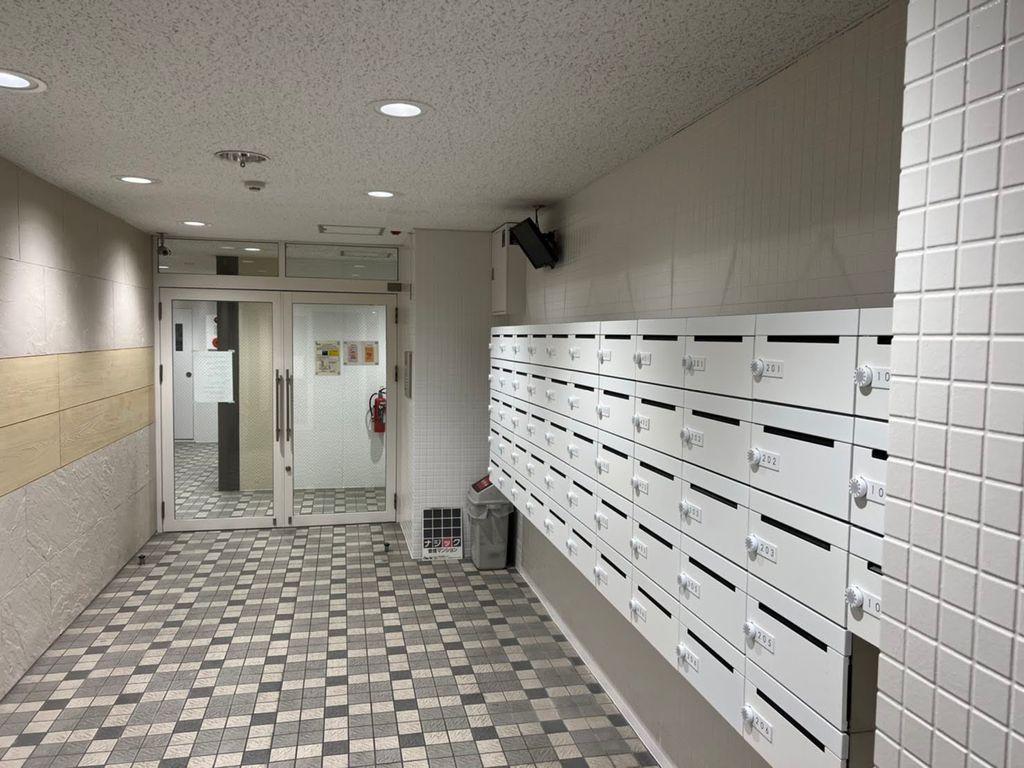 エントランス　メールボックス