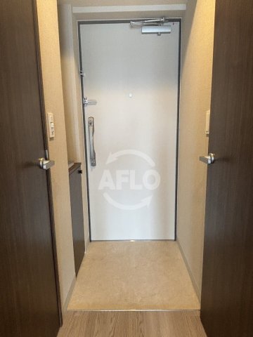 玄関　ArtizA西長堀　玄関