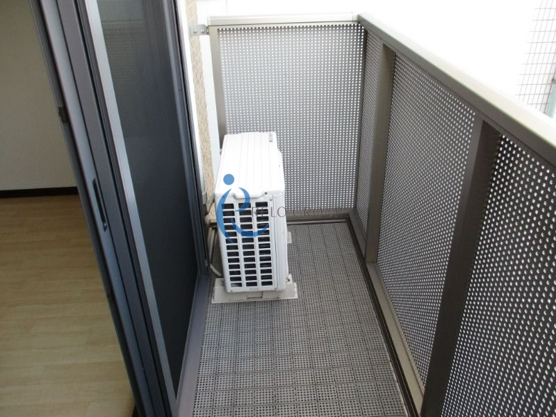 バルコニー　同一物件の他部屋の写真をイメージとして使用しています
