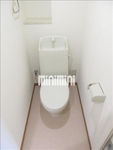 トイレ　便利な棚つき