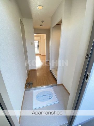 シュプレーム堺の玄関写真