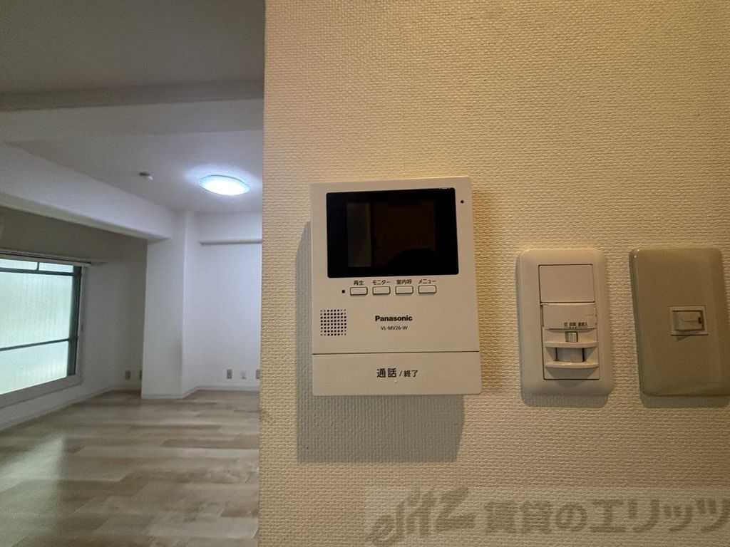 セキュリティ　モニター付きインターホン