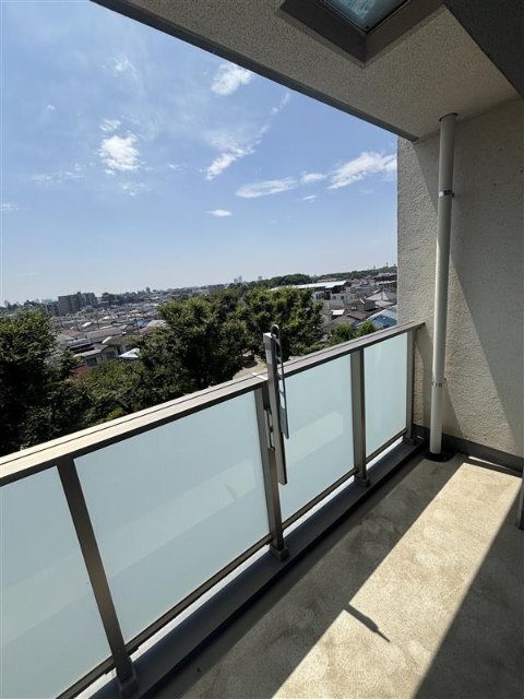 バルコニー　※同間取りの別号室の写真です。