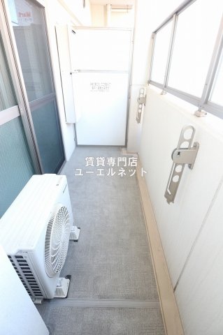 バルコニー　バルコニー付きで採光＆風通し良好！