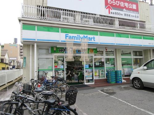 コンビニ　ファミリーマート西海川口店（コンビニ）まで389m