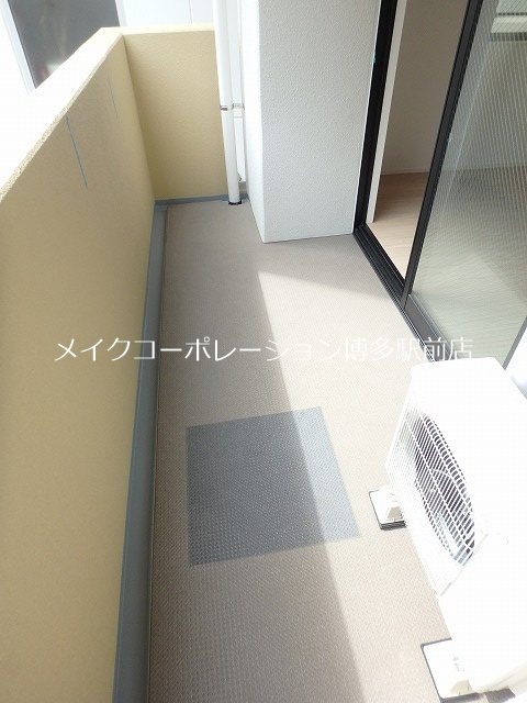 バルコニー　※室内写真は棟内別部屋参考写真です