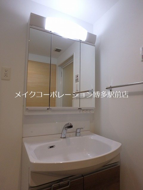 洗面設備　※室内写真は棟内別部屋参考写真です