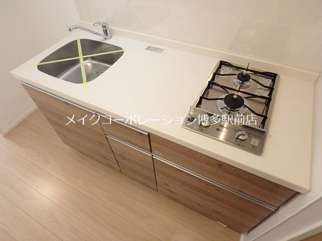 キッチン　※室内写真は棟内別部屋参考写真です
