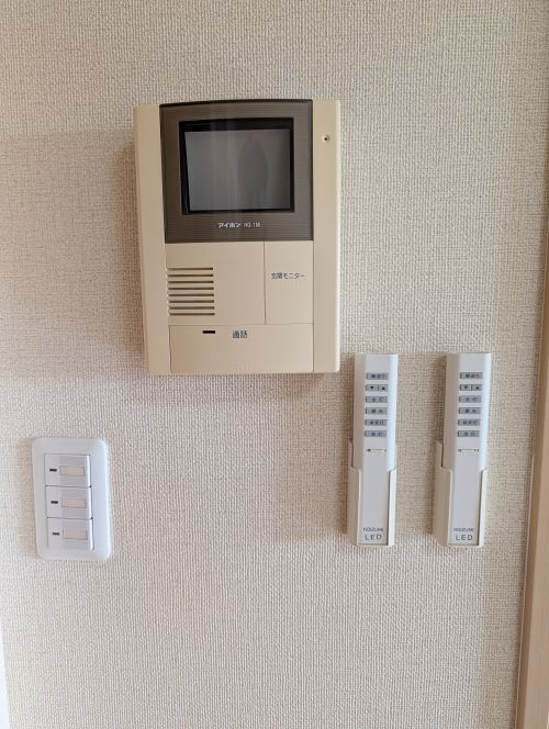 セキュリティ　モニタ付インターホンです。