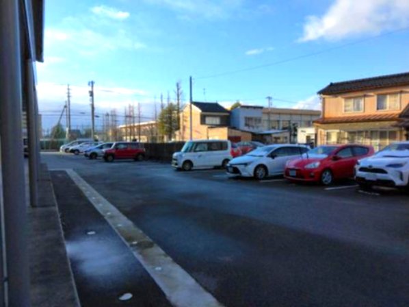 駐車場　駐車場完備です