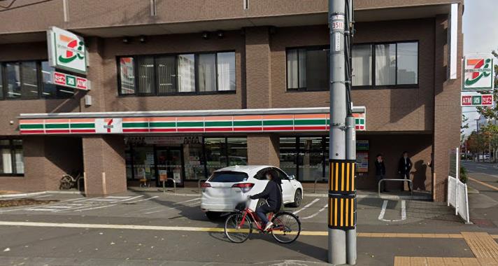 コンビニ　セブンイレブン札幌大通東3店（コンビニ）まで186m