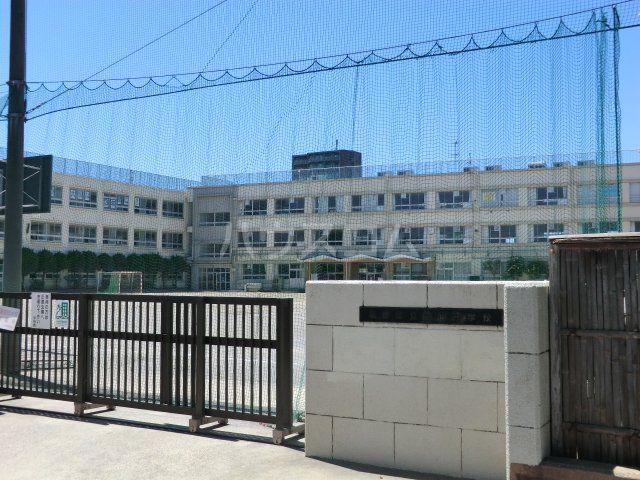 中学校　葛飾区立桜道中学校（中学校）まで254m