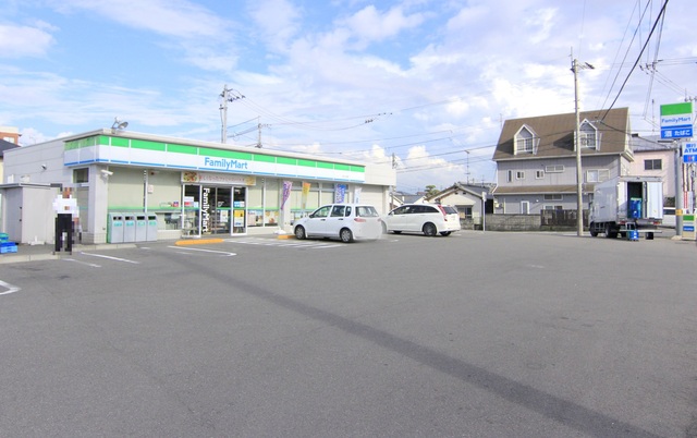 コンビニ　ファミリーマート久万ノ台店（コンビニ）まで360m
