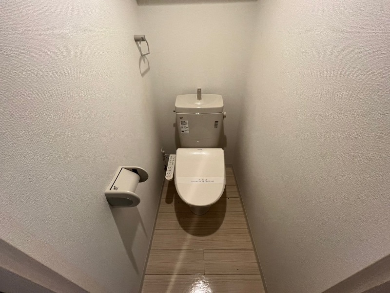 トイレ　トイレです。ウォシュレット付を探している方、おすすめです。