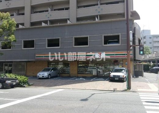 コンビニ　セブンイレブン片野3丁目店（コンビニ）まで775m
