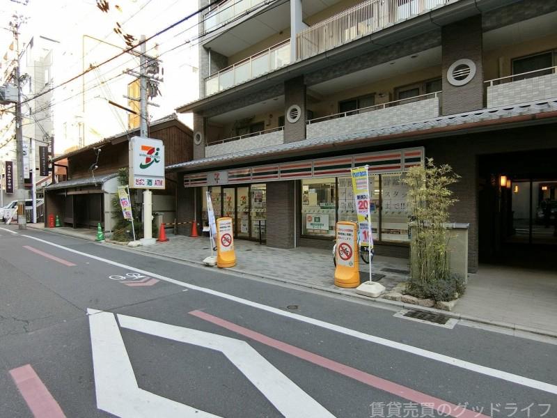 コンビニ　セブンイレブン京都室町三条店（コンビニ）まで185m