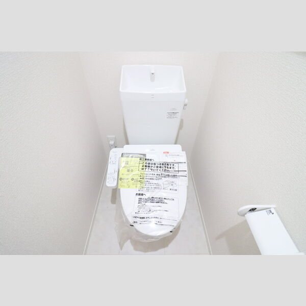 トイレ　同じ商品ブランドの他の建物の写真です。実物ではございません。