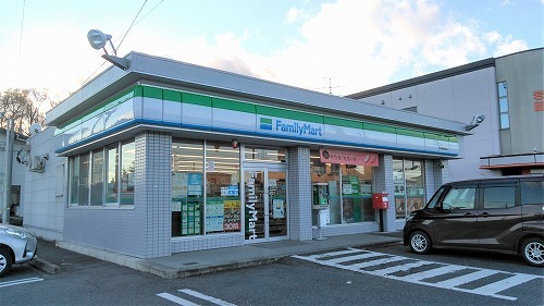 コンビニ　ファミリーマート 胆沢病院前店（コンビニ）まで1100m