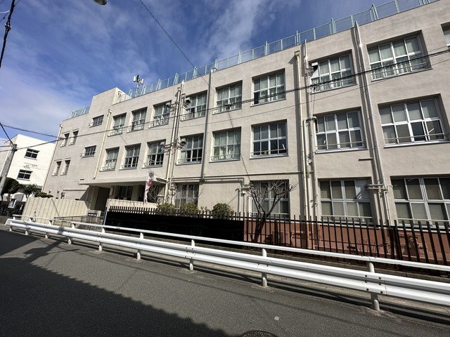 小学校　大阪市立野里小学校（小学校）まで561m