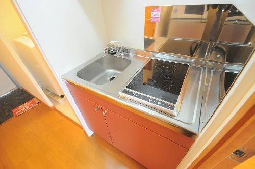 キッチン　同タイプ部屋の写真となり設備等は現況と異なる場合があります。