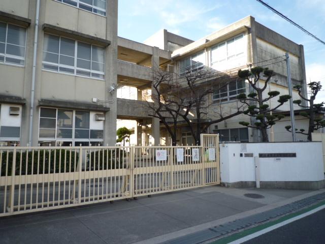 小学校　堺市立登美丘東小学校（小学校）まで235m