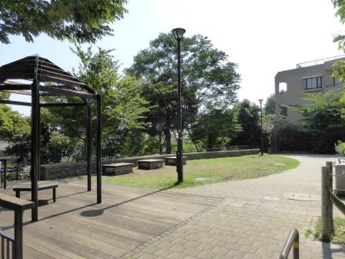 公園　世田谷区立太子堂円泉ヶ丘公園（公園）まで220m