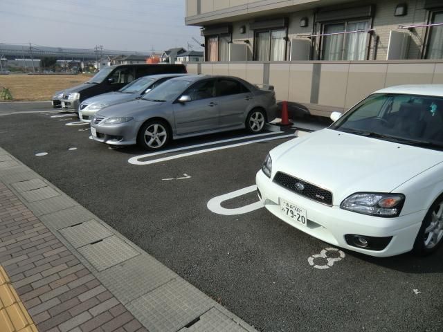 駐車場　敷地内駐車場
