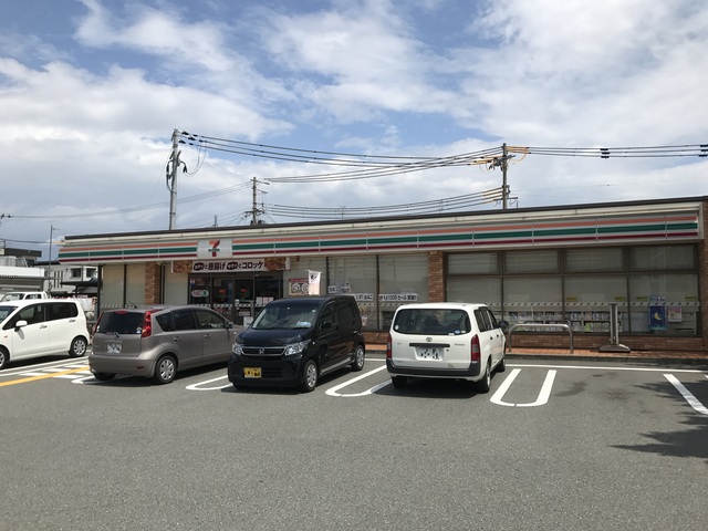 コンビニ　セブンイレブン堺浜寺諏訪森町店（コンビニ）まで527m