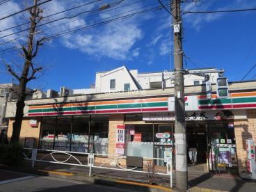 コンビニ　セブンイレブン上目黒5丁目店（コンビニ）まで318m