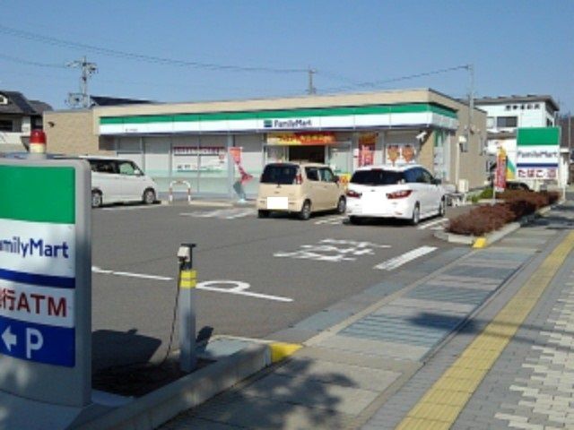 コンビニ　ファミリーマート篠ノ井杵淵店（コンビニ）まで800m