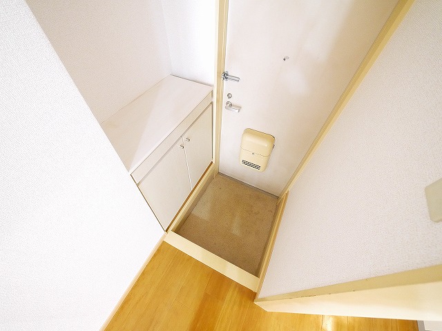 玄関　収納もある玄関です