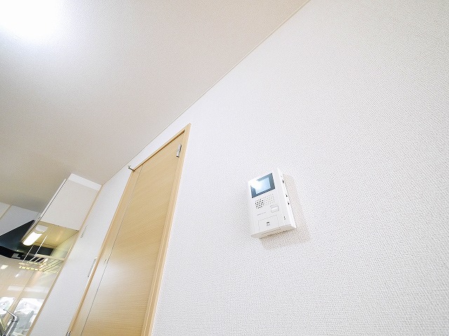 セキュリティ　モニター付きインターホン