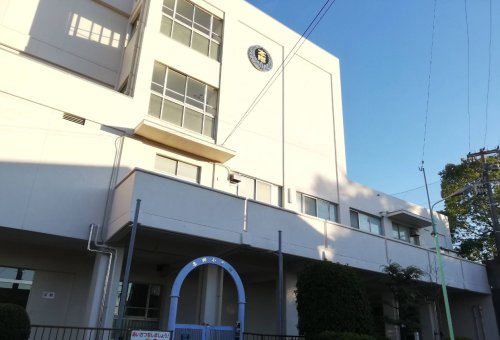 小学校　名古屋市立本郷小学校（小学校）まで559m