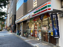 コンビニ　セブンイレブン 外神田4丁目店（コンビニ）まで487m
