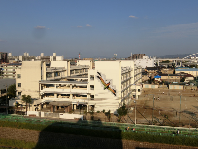 中学校　茨木市立天王中学校（中学校）まで557m