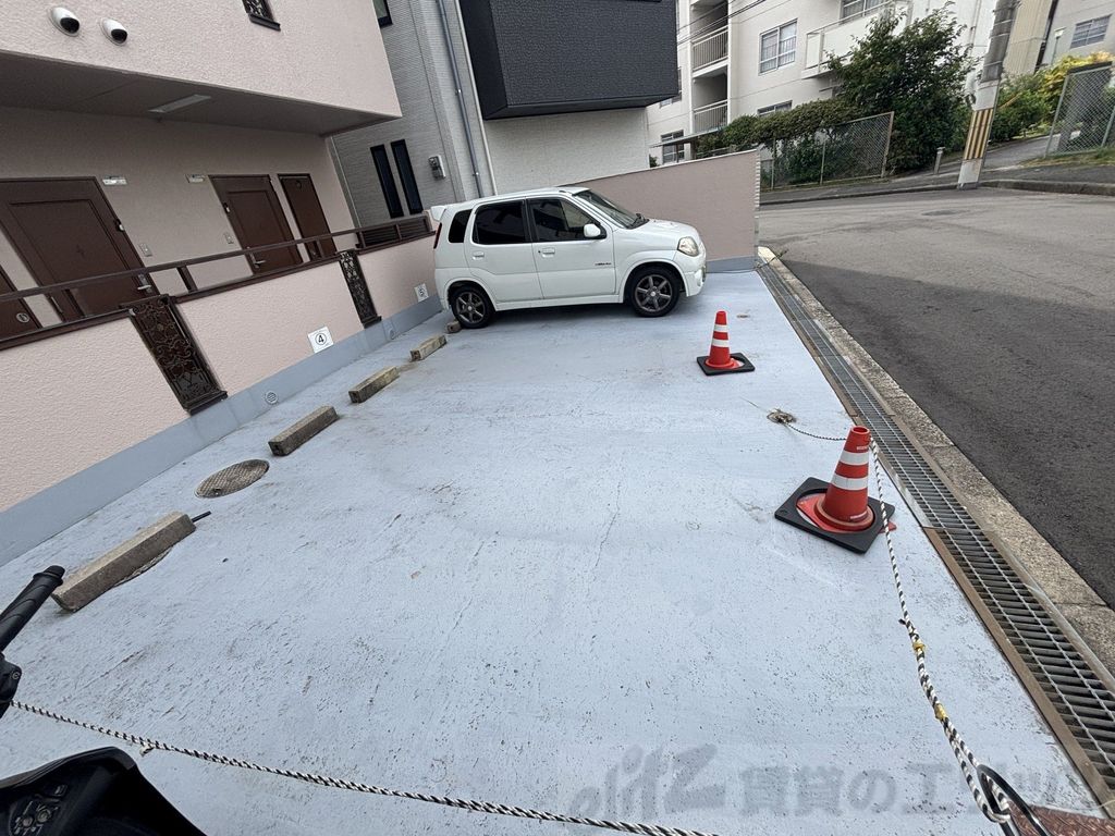駐車場　駐車場