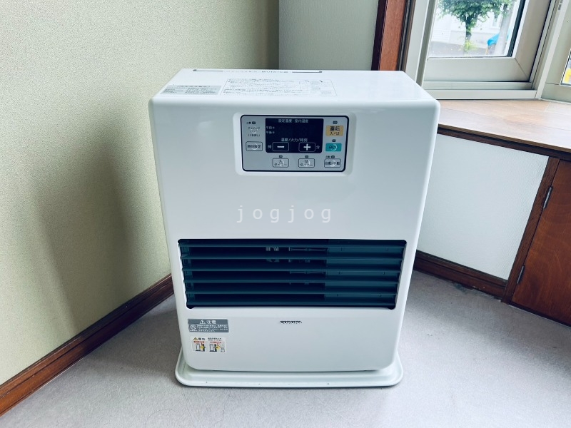 その他設備　冬はあったか石油ストーブです。